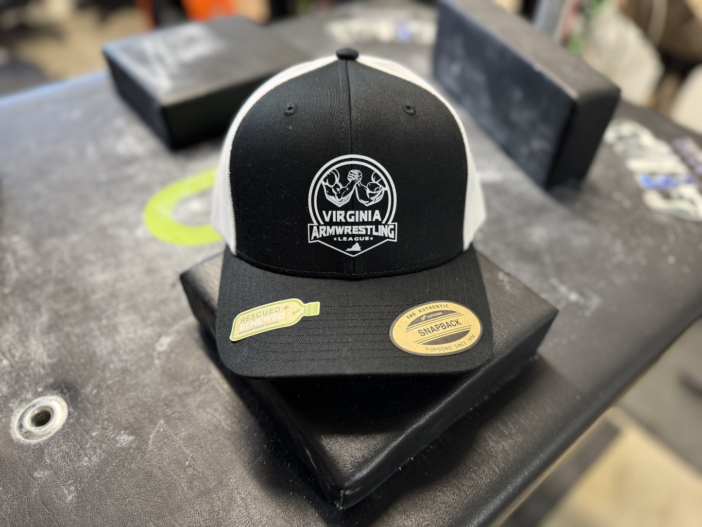 VAL Snapback trucker cap - White logo